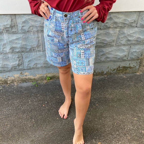 Vintage Abstract High Waist Shorts - Picture 7 of 10